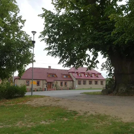 Gasthof U Janatu S Ubytovanim Cestin