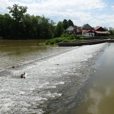 U Janatu S Ubytovanim Gasthof *