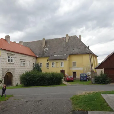 U Janatu S Ubytovanim *