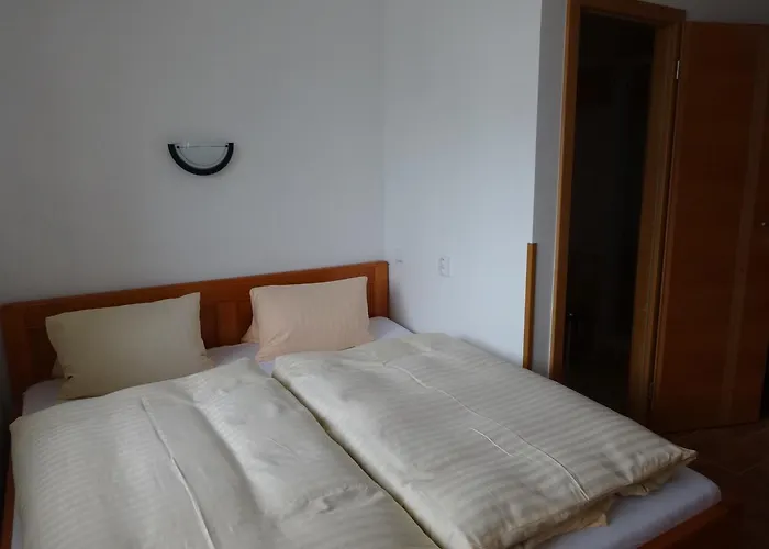 Gasthof U Janatu S Ubytovanim Cestin