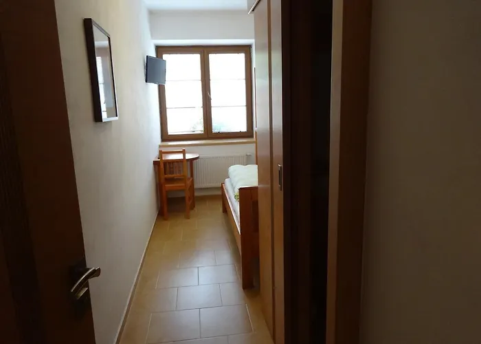 U Janatu S Ubytovanim Gasthof