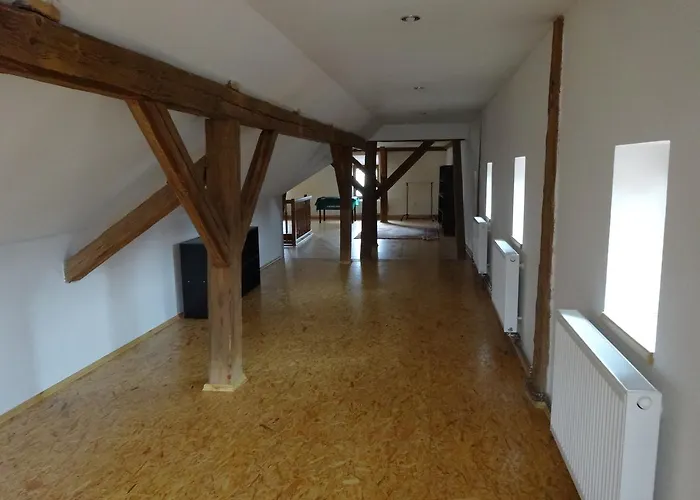 U Janatu S Ubytovanim * Cestin